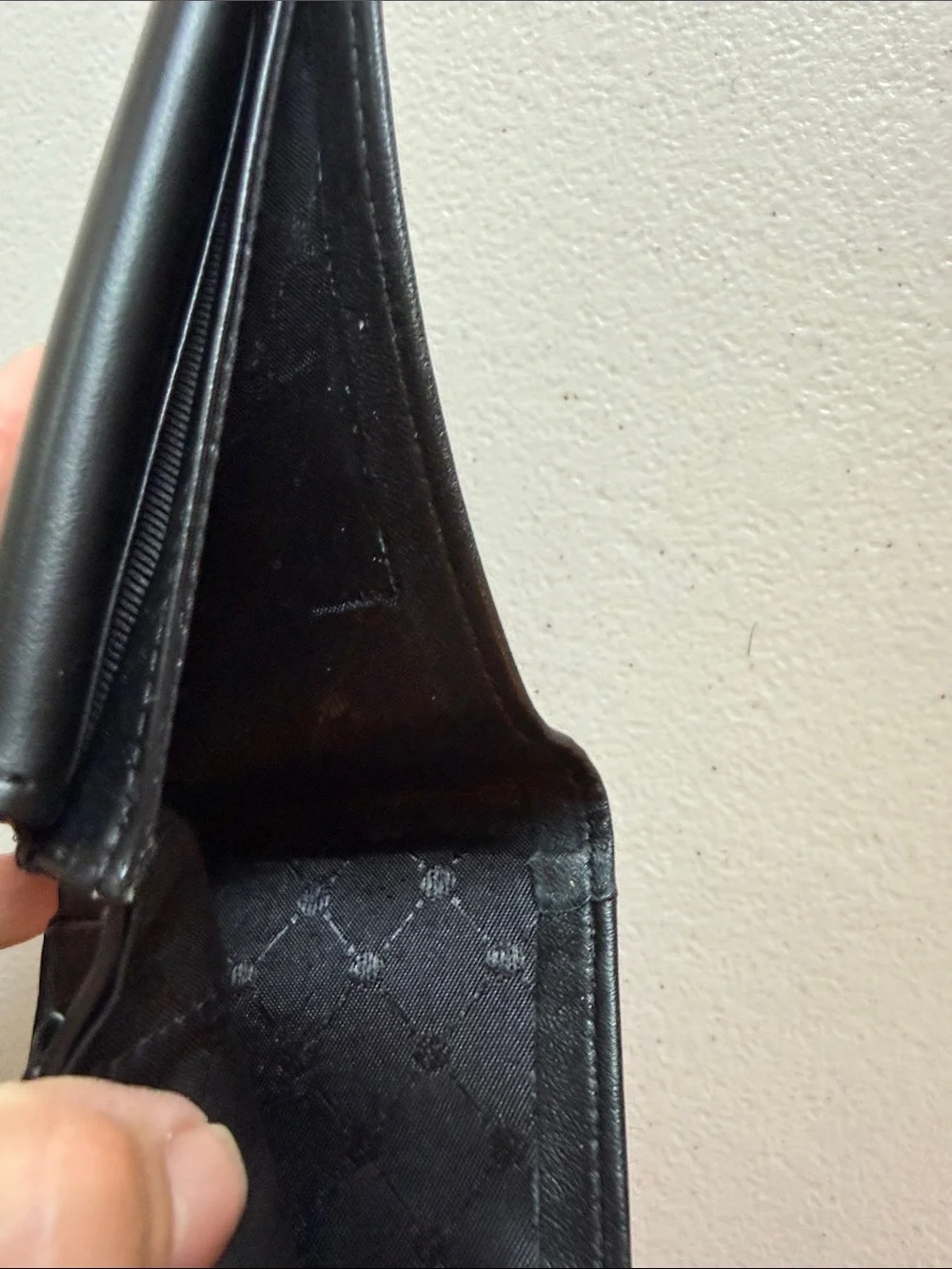 Perry Ellis Black Leather Bifold Card & Key Wallet